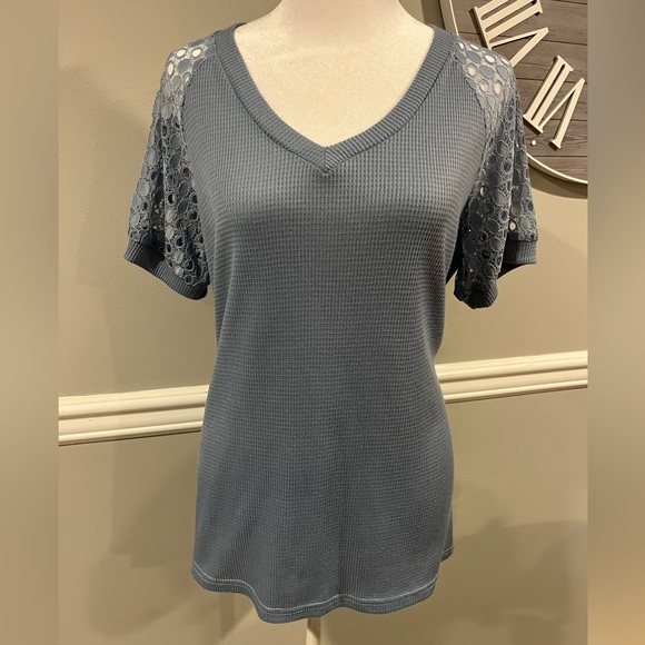 Women's Short Sleeve Lace Sleeve Top - Excellent Condition Miholl Size L… - Picture 14 of 14